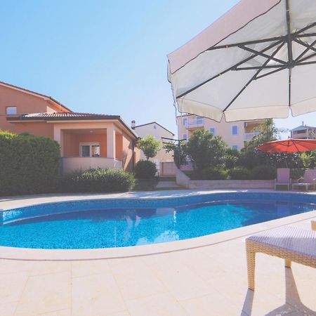 Ližnjan Apartments Meri מראה חיצוני תמונה