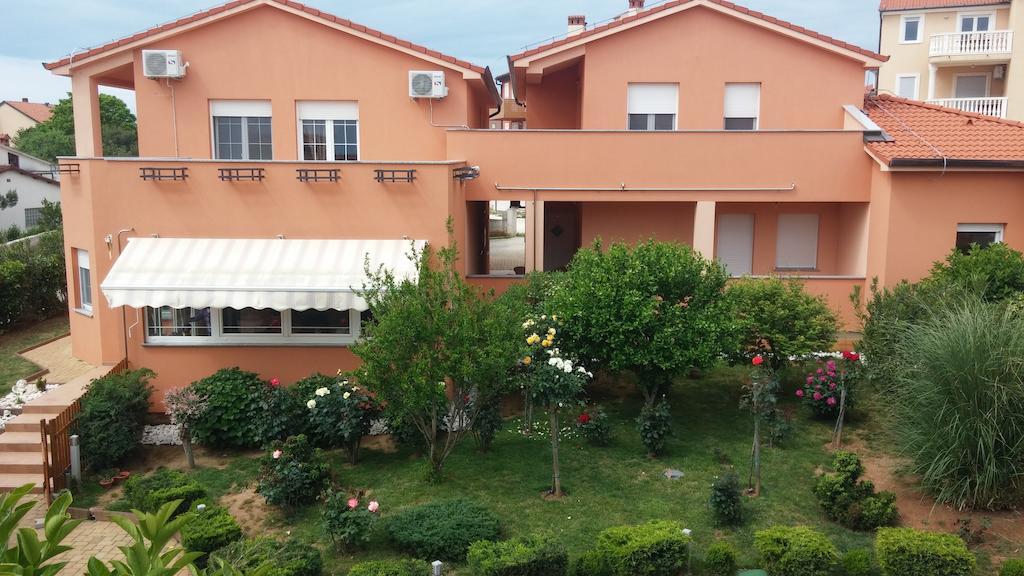 Ližnjan Apartments Meri מראה חיצוני תמונה